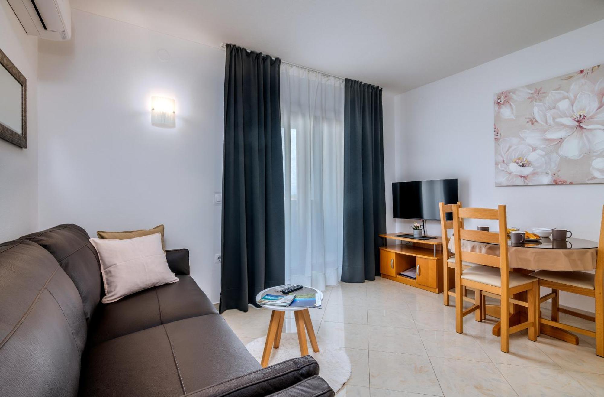 Apartments Kvarner 2 Malinska Exterior photo